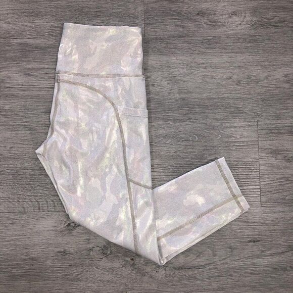 Zyia Active Silver Camo Metallic Pocket Light N Tight Hi-Rise Capri 20” Size 4 - Picture 2 of 10
